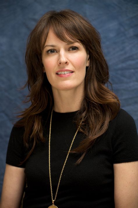 Rosemarie DeWitt - zmoviedb Hairstyles For Curly Thick Hair, Layered Haircut Styles, Haircuts For Thick Wavy Hair, Rosemarie Dewitt, Curly Thick Hair, Styles For School, Ron Livingston, Brown Hairstyles, Pictures Of Celebrities