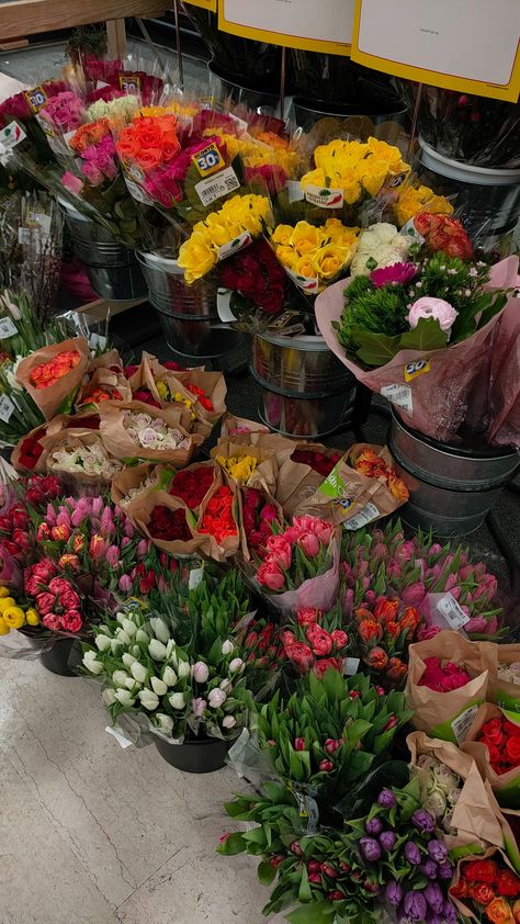 Aesthetic Supermarket, Supermarket Flowers, Flowers Pics, Flowers Tulips, Flower Video, Flowers Aesthetic, Flower Therapy, Bring Happiness, Flower Child