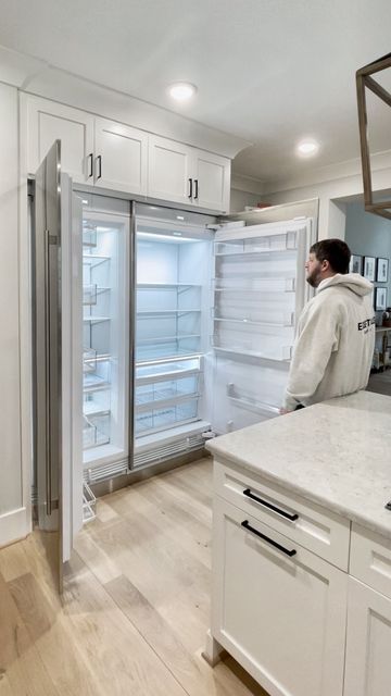 Scott & Ashley on Instagram: "This @subzeroandwolf fridge/freezer has been an absolute dream (especially compared to the tiny fridge we lived with for nearly 15 months)! It’s definitely an investment, but worth it in our opinion - we expect it to last for many years to come! . . . #kitchen #kitchensofinstagram #kitcheninspo #dreamkitchen #subzeroappliances #subzerorefrigeration #thirteenacres" Dream Refrigerator, Slim Fridge, Best Fridge, Kitchen Fridge Ideas, Dream Fridge, Full Fridge, Big Fridge, Tiny Fridge, White Fridges