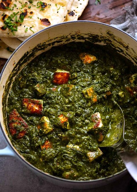 Pot of freshly made Palak Paneer, ready to be served Healthy Palak Paneer, Vegetarian Recipes Spinach, Indian Palak Paneer, Tofu Palak Paneer, Spinach Indian Dish, Indian Green Curry, Sagg Paneer Recipe, Spinach And Paneer Recipes, Indian Spinach Curry