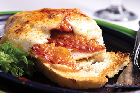 Turkey Devonshire: Reviving a Classic Pittsburgh Sandwich - Pittsburgh Magazine - February 2019 - Pittsburgh, PA Turkey Devonshire Recipe, Hot Turkey Sandwiches, Hot Brown, Empanadas Recipe, Turkey Sandwiches, Turkey Breast, Grape Tomatoes, Roasted Turkey, Recipe For Mom