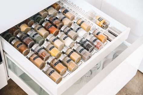 How to clean out and organize your spice drawer like a pro! Spend less time looking for spices and more time cooking (and eating) tasty food. #organization #minimalism #kitchen #lifehacks #interiordesign Drawer Step, Ikea Spice Jars, Ikea Kitchen Drawers, Minimalism Kitchen, Food Organization, Country Decor Diy, Ikea Spice Rack, Kitchen Organizers, Spice Drawer