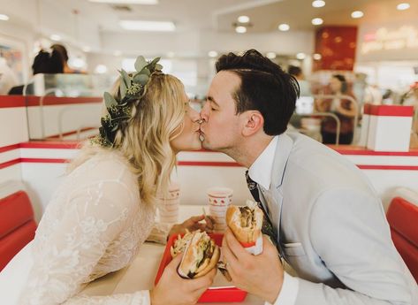 Pizza Wedding Photoshoot, Fast Food Wedding Photos, Diner Wedding Photos, Wedding Fast Food, Diner Engagement Photos, Vegas Photoshoot, Pops Diner, Pizza Wedding, Creative Photoshoots