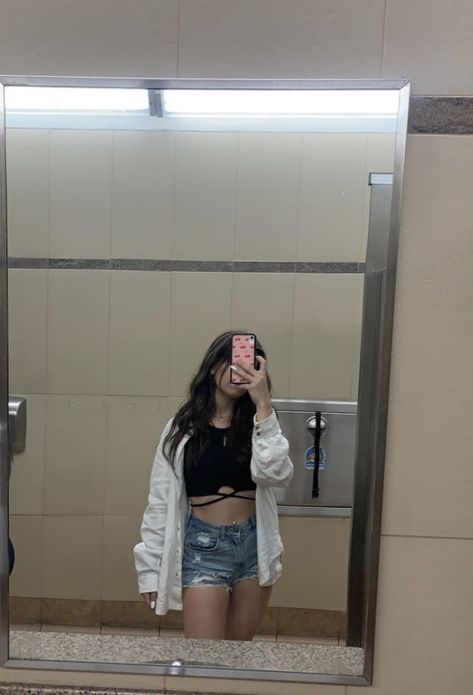 2022 trendy summer outfit ootd black white jean short ripped button up crop top cute fit Ripped Black Shorts Outfit Summer, Black Shorts Outfit Summer, Black Shorts Outfit, Summer Shorts Outfits, White Jean Shorts, Ripped Shorts, Jean Short, Summer Jeans, Trendy Summer Outfits