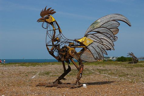 Giant Metal Chicken 1 by subindie, via Flickr Rooster Sculpture, Metal Rooster, Chicken Crafts, Metal Chicken, Scrap Art, Yard Ornaments, Blacksmith Projects, Welding And Fabrication, Metal Sculptures