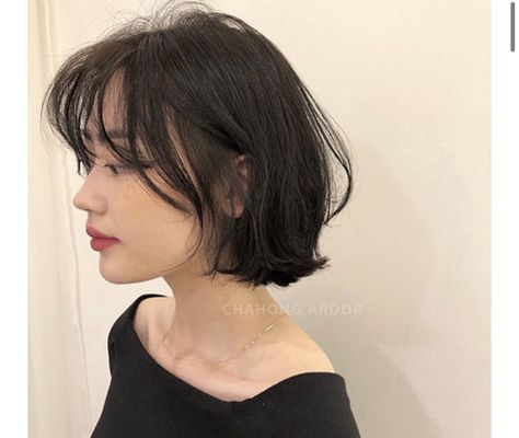 Asian Short Hairstyles, Korean Short Hair, Straight Hair Cuts, Chin Length Hair, Asian Short Hair, Hair Inspiration Short, Trendy Hairstyle, Haircuts For Wavy Hair, Shot Hair Styles