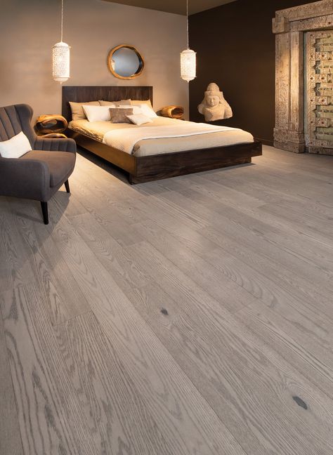 The hardwood flooring brand Mirage has announced the addition of two new colours to its Sweet Memories Collection: Treasure and Tree House. Light Grey Wood Floors, Types Of Hardwood Floors, Red Oak Hardwood, Grey Hardwood, Grey Wood Floors, Bedroom Ambiance, Refinishing Hardwood Floors, Floor Molding, Refinishing Floors