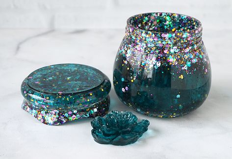 Resin Jars With Lids, Resin Containers, Resin Animals, Epoxy Art, Flower Molding, Transparent Resin, Resin Ideas, Resin Projects, Diwali Gifts