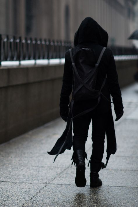 Gothic Hoodies, Strega Fashion, Black Outfit Men, Techwear Fashion, Mens Outdoor Clothing, Black Hood, Diy Clothes Life Hacks, Punk Grunge, Boy Photography Poses