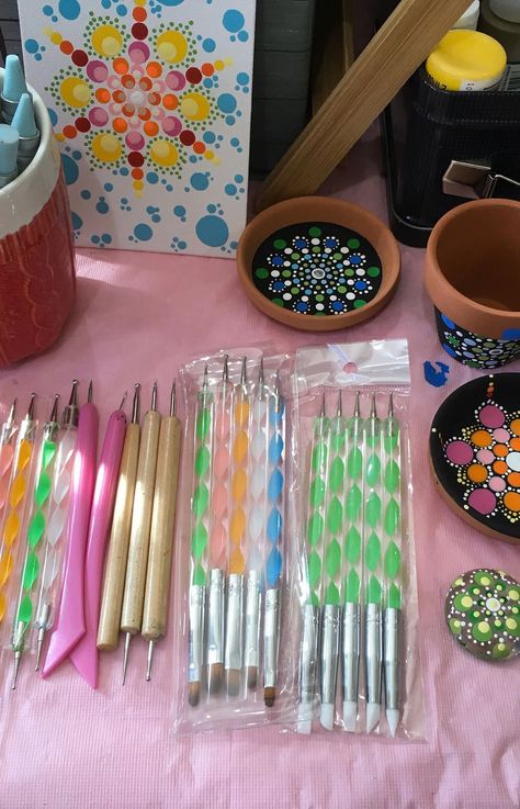 Dot Mandala Tools, Mandala Dot Design, Mandala Art Tools, Mandala Tools, Mandala Dotting Tools, Dots Mandala, Mandala Making, Color Mixing Chart Acrylic, Dotted Mandala