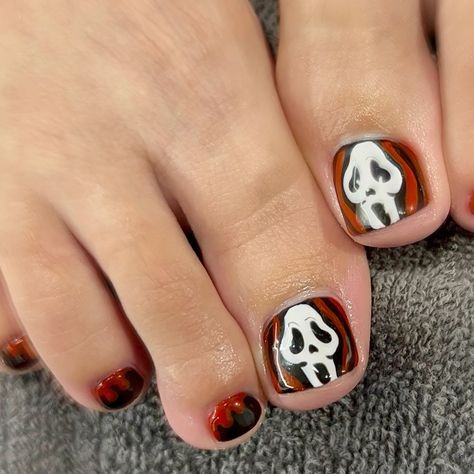 #ghostface on Toe nails 🙈 let’s get spooky and creative with the Pedis!!! #sassytoes #pedicure #feetography #prettytoes #feetart #perfecttoes #perfectsoles #prettyfeetgang #toenails #flawlessfeet #footqueen #pedicuredtoes #toenaildesigns #orlandonails #oveidonails #winterparknails Ghost Faces, Toe Nail Designs, Toe Nails, Nail Inspo, Nails