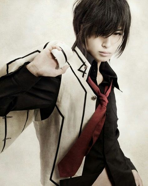 Akira dressed as Kaname Kuran from Vampire Knight. Kaname Kuran, Zero One, Be A Man, Vampire Knight, Chiba, Manga Cosplay, Costume Makeup, Female Model, Best Cosplay