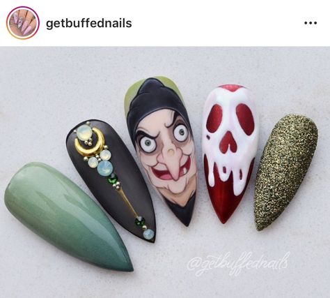 Evil queen nails Evil Queen Nail Art, Disney Evil Queen Nails, Evil Queen Nails Disney, Evil Queen Nails, Disney Villain Nails, Villain Nails, Scary Halloween Nails Design, Ongles Halloween, Disneyland Nails