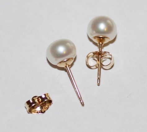 Really love what Pearlland88 is doing on Etsy. Bridesmaid Pearl Earrings, Real Pearl Earrings, Bridesmaid Earrings Gold, Gold Bridesmaids, Pearl Gifts, Bridesmaid Pearls, Freshwater Pearl Jewelry, Bridal Earrings Pearl, Gold Pearl Earrings