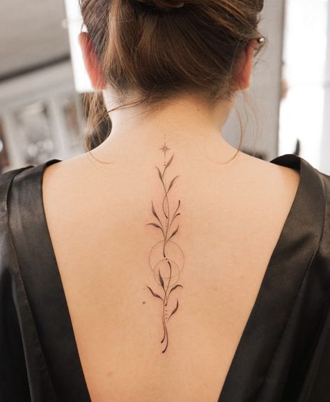 Line On Spine Tattoo, Base Neck Tattoo, Floral Fine Line Spine Tattoo, Back Tattoo Leaves, Dandelion Spine Tattoo, Top Tattoo For Women, Leaf Spine Tattoo, Kj Tattoo, Outer Wrist Tattoos For Women