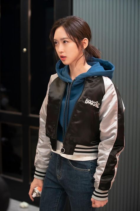 Jo Seok Kyung, Joo Seok Kyung Outfit, Seok Kyung Penthouse, Penthouse Korean Drama, Penthouse Outfit, Comfy Korean Outfits, Bald Hairstyles For Women, Han Jihyun, 90s Street Style