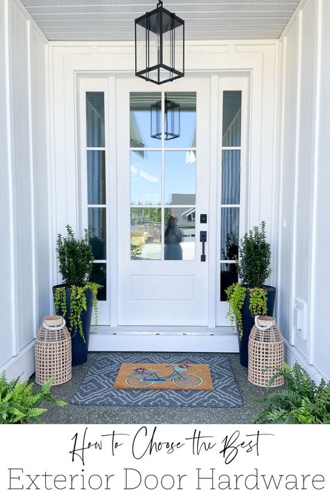 Modern Farmhouse Style Kitchen, Exterior Door Styles, Exterior Door Hardware, White Front Door, Front Door Styles, Farmhouse Front Door, Doors Exterior, Front Door Handles, Door Inspiration