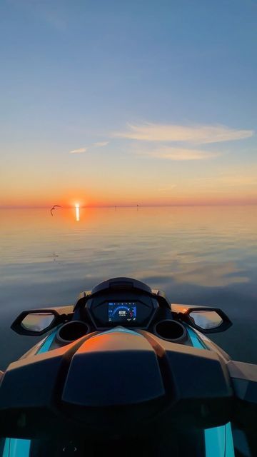 Jetski Sunset, Jetski Aesthetic, Yamaha Jetski, Ski Photography, Glass Reflection, River Time, Jet Skies, Ski Aesthetic, Jet Skiing