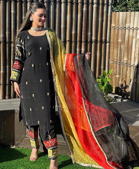 Black Punjabi Suit Design, Black Punjabi Suits Designer Boutique, Punjabi Froke Suit, Teej Festival Outfits Punjabi, Black Suit Work Design, Black Suit Embroidery Designs Punjabi, Black Suit For Women Indian Punjabi, Black Colour Suit Design, Punjabi Black Salwar Suits