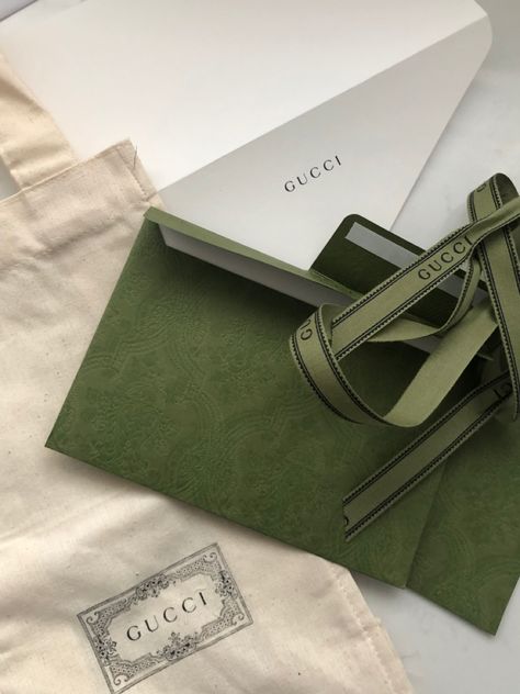 Sage Green Packaging, Designer Brand Aesthetic, Branding Suite, Luxury Brand Packaging, Green Concept, Brand Aesthetic, Gucci Gifts, Fashion Packaging, Aesthetic Green