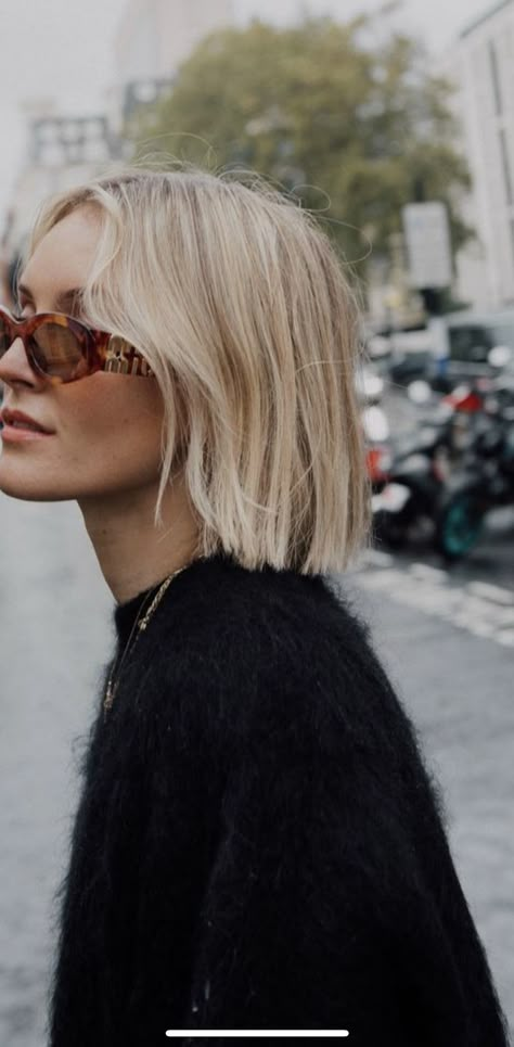 How To Style Short Blonde Hair, Shoulder Length Bob Blonde, Bleach Blonde Lob, Scandi Blonde Bob, Blonde French Bob With Fringe, Blonde Bob Fine Hair, 90s Blonde Bob, Short Blonde Hair Balayage, Blonde Messy Bob