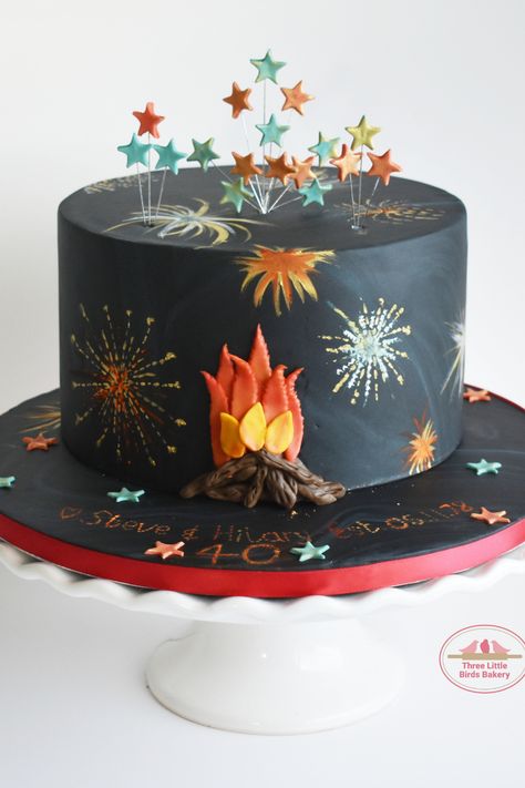 Fireworks Birthday Party, Fireworks Birthday Cake, Firework Cake Ideas, Bonfire Night Cupcakes, Firework Cake, Bonfire Night Cake Ideas, Bonfire Night Cake, Cake With Fireworks Candle, Bonfire Cake