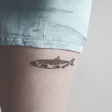 Small Fish Tattoo, Tattoos Fish, Tattoo Fishing, Salmon Tattoo, Small Fish Tattoos, Small Nature Tattoo, Trout Tattoo, Fishing Tattoos, Tattoo Fish