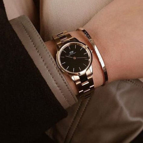 fashioninhappiness on Instagram: Yay or nay? Follow @glowinstylee and @fashioninhappiness for more _ #fashioninhappiness #fashion #style #stylish #موضة #cute #photooftheday… Dw Watch Women, Dw Watch, Timepiece Design, Ladies Bracelet Watch, Gold For Women, Style Instagram, Womens Watches Luxury, Watch Women, Watches Unique