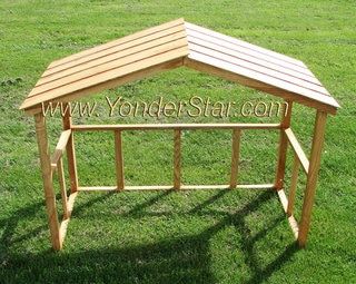 Outdoor Nativity Stable, Outdoor Nativity Sets, Nativity Scene Diy, Outdoor Nativity Scene, Ward Christmas Party, Nativity Stable, Outdoor Nativity, Diy Nativity, Christmas Pageant