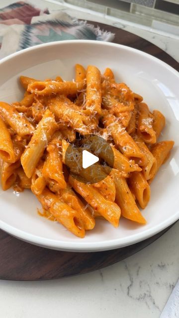 Pasta A La Vodka Recipes, Penne Alla Vodka Recipe, Roasted Vegetable Pasta, Penne Alla Vodka, Red Sauce Pasta, Alla Vodka, Food Network Canada, Pasta Night, Barefoot Contessa