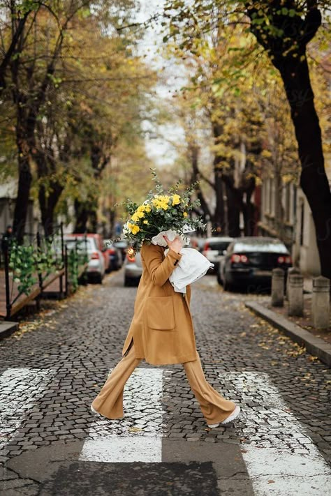 Street Photography Model, Street Fashion Photoshoot, City Shoot, Flower Photoshoot, 강아지 그림, Shotting Photo, Fall Photoshoot, No Face, Street Fashion Photography