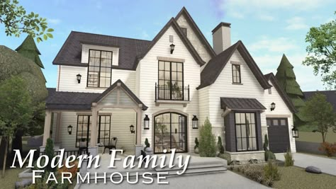 Bloxburg Medium House Ideas, Bloxburg House Ideas Exterior Aesthetic, Cute Suburban House Bloxburg, Cute Bloxburg Family Houses, Farmhouse Layout Bloxburg 2 Story, Bloxburg Farmhouse 1 Story, Cottage House In Bloxburg, Bloxburg House Ideas Cottage 2 Floor, Color Scheme Bloxburg Exterior