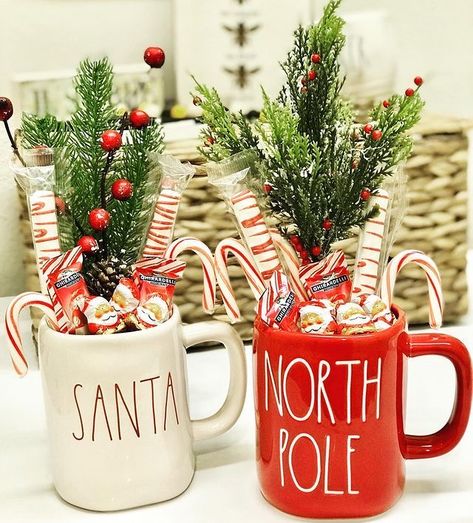 Diy Christmas Mugs, Xmas Hampers, Diy Christmas Presents, Kitchen Christmas, Gift Ideas Christmas, Easy Christmas Gifts, 2022 Christmas, Christmas Cup, Christmas Arrangements