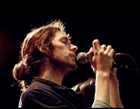 Hozier Side Profile, Hozier Short Hair, Hozier Wallpaper Desktop, Andrew Hozier Byrne, Hozier Pfp, Andrew Hozier, Bog Man, Hozier, Irish Men