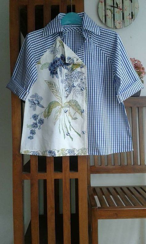 Batik T Shirt Design, Blouse Dress Outfit, Mode Batik, Batik Kombinasi, Batik Clothing, Batik Kebaya, Blouse Casual Fashion, Indonesian Batik, Batik Design