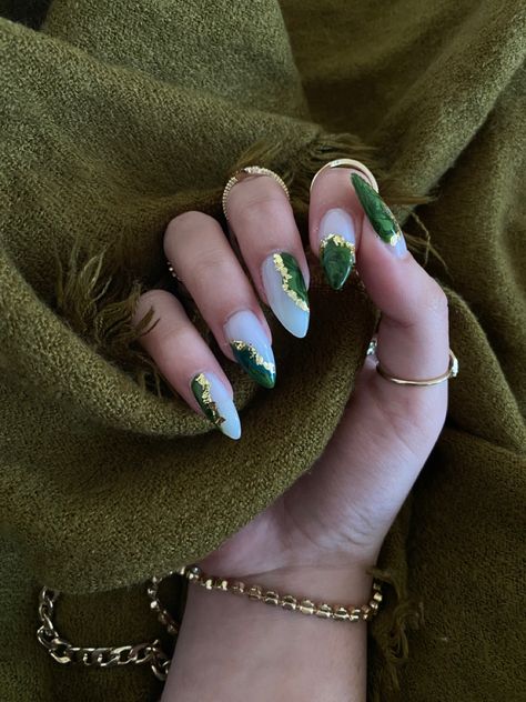 White and green heavy colors with gold
Nice and elegance nails
For more info follow @rojin.beze Green White And Gold Nails, Nails Green And White, White Green Nails, Green And White Nails, Elegance Nails, White Almond Nails, Line Nail Art, Green Acrylic Nails, Prom Inspo