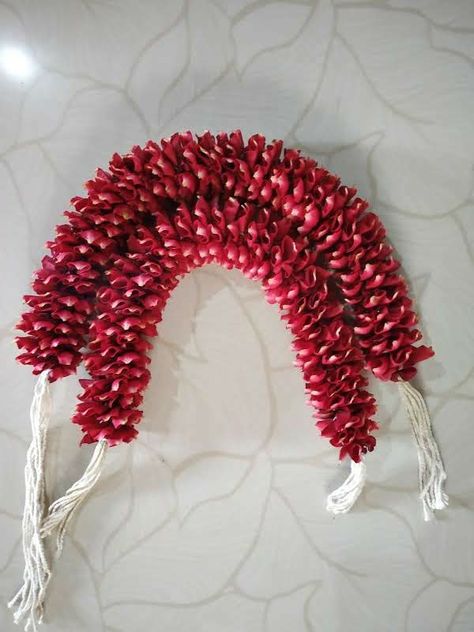 Natural red rose petals veni Rose Petals Garland, Petals Garland, Baby Shoer, Flower Mala, Flower Jewelry Designs, Flower Garland Wedding, Simple Saree Designs, Simple Sarees, Wedding Decor Style