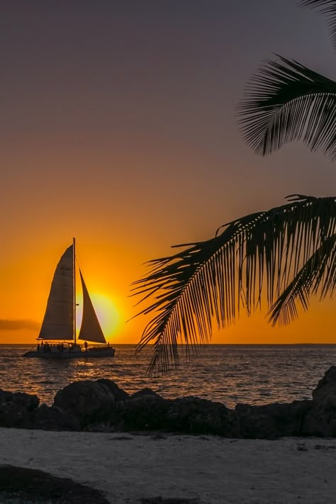 Pirate Core, Sunset Landscape Photography, Sky Pictures, Sunset Lover, Key West Florida, Sunset Landscape, Sunset Wallpaper, Beautiful Sunrise, Beach View