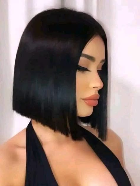 Sleek Short Hair, Short Black Hair, Haircuts Straight Hair, Short Bob Haircuts, Short Hair Haircuts, Short Bob Hairstyles, Cortes De Cabello, Aesthetic Hair, Bobs Haircuts