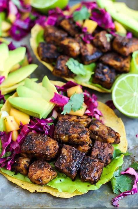 A 30-minute meal that will please everyone! These Smoky Tempeh Tostadas are crispy & satisfying, and the Mango Cabbage Slaw is the perfect tangy complement. Tofu Meals, Tempeh Tacos, Mango Slaw, Diet Dinner Recipes, Tempeh Recipes, Savory Foods, Clean Eating Recipes For Dinner, Clean Diet, Vegan Mexican