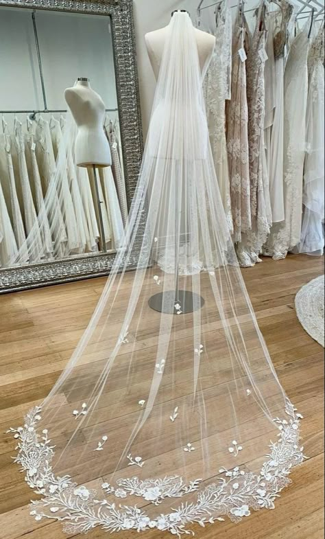 Voile Wedding Dress, Long Wedding Veils With Tiara, Medium Wedding Veils, Long Vail Wedding Dresses, Christian Wedding Veil, Wedding Dress With Long Veil, Bride Veil Long, Wedding Veils Long, Long Wedding Veils