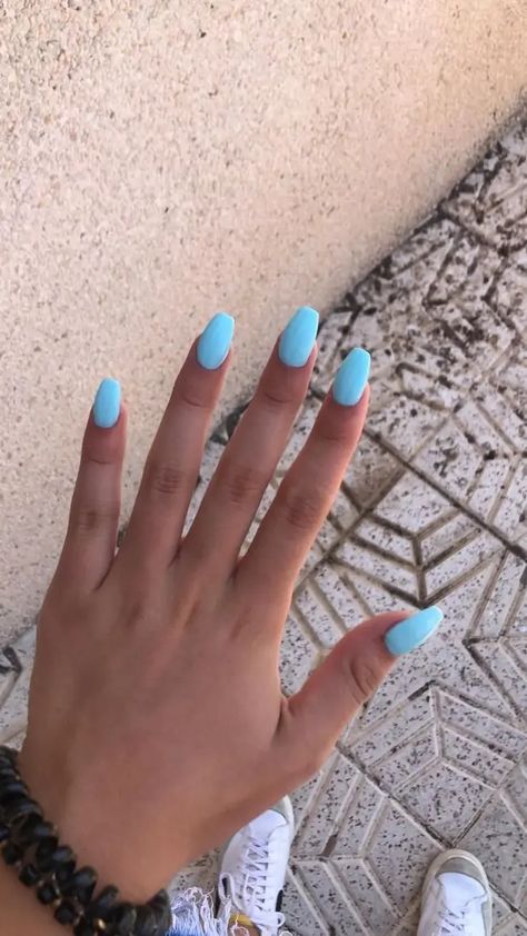 Cute and Adorable: 25 August Nails Ideas You'll Love Nails With Solid Colors, Light Blue Teal Nails, Light Bright Blue Nails, Plane Color Nails, Puerto Rico Nail Ideas, Bright Light Blue Nails, Beach Nails Solid Color, August Nails Ideas, Bubblegum Pink Nails