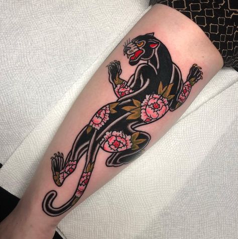 Panther Tattoos, Traditional Panther Tattoo, Jaguar Tattoo, Traditional Tattoo Inspiration, Traditional Style Tattoo, Panther Tattoo, Kunst Tattoos, Traditional Tattoo Sleeve, Disney Tattoo