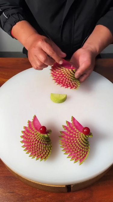 #PreservedFruitDelicacies Fruit Salad Decoration, Fruit Platter Ideas, Deco Fruit, Fruit Creations, Fruit Platters, Fruit Platter Designs, Platter Ideas, Decorações Com Comidas, Fruit And Vegetable Carving