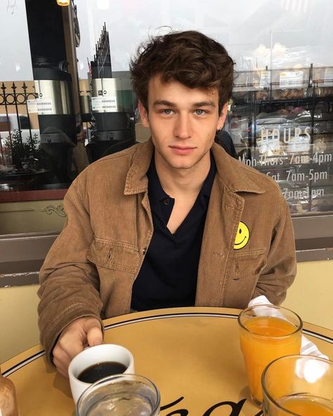 Brandon Flynn 13 Reasons Why, Justin 13 Reasons Why, Alex Standall, Brandon Flynn, Justin Foley, Thirteen Reasons Why, 90's Fashion, 13 Reasons, Street Fashion Photography