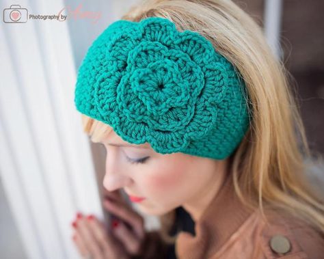 Diy Crochet Headband, Crochet Ear Warmer Pattern, Crochet Headband Pattern Free, Mode Crochet, Crochet Headband Pattern, Crochet Ear Warmer, Crochet Diy, Headband Pattern, Crochet Headband