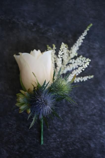 Thistle Wedding Flowers, Thistle Bouquet, Classic Blue Wedding, Thistle Wedding, Button Holes Wedding, Bridal Bouquet Flowers, Red Rose Bouquet, Roses Red, Rose Wedding Bouquet