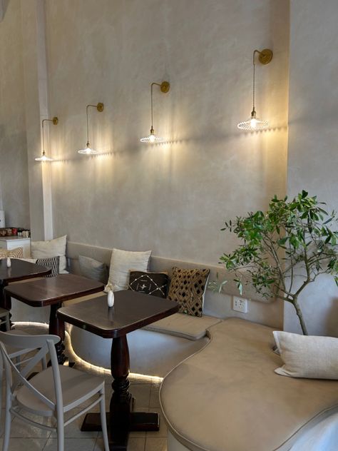 Limewash Restaurant, Lime Wash Room, Limestone Wash Wall, Cream Limewash Walls, Lime Wash House, Brewery Bhavana, Vietnamese Cafe, Interiors 2024, Dental Design Interior