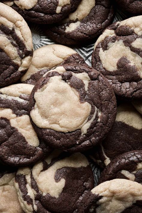 Soft and chewy chocolate marble cookies, made with chocolate and vanilla cookie dough swirled together.  This is an easy high altitude recipe with no mixer needed and no chilling the dough required. Vanilla Cookie Dough, Marble Cookies, Marbled Chocolate, High Altitude Baking, Chocolate Brownie Cookies, Cinnamon Roll Cookies, Vanilla Recipes, Chocolate Cookie Dough, Food Aesthetics