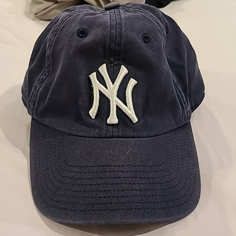 Vintage NY Yankees Twins Enterprise Baseball Cap New York Baseball Cap, Worn Baseball Cap, New Yankees Cap, Yankees Cap Aesthetic, Vintage Navy Cap, Blue Yankees Cap, Yankees Hat Aesthetic, Aesthetic Hats Baseball Caps, Ny Yankees Hat Outfit